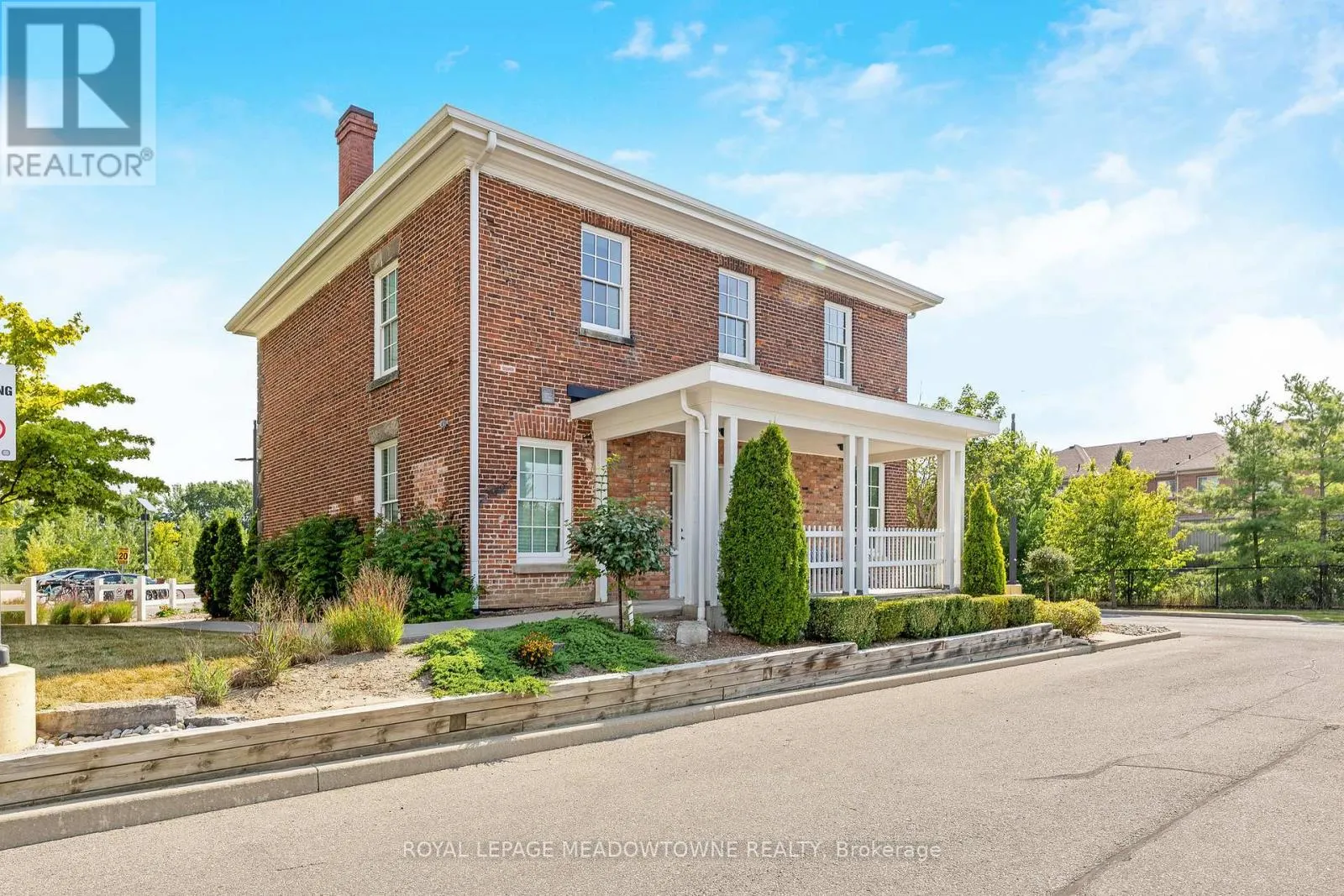 310 - 33 WHITMER STREET