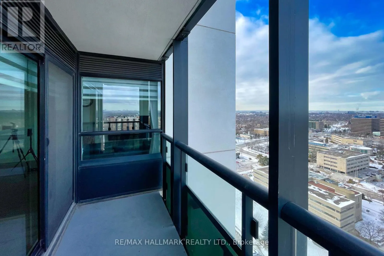 2206 - 10 EVA ROAD