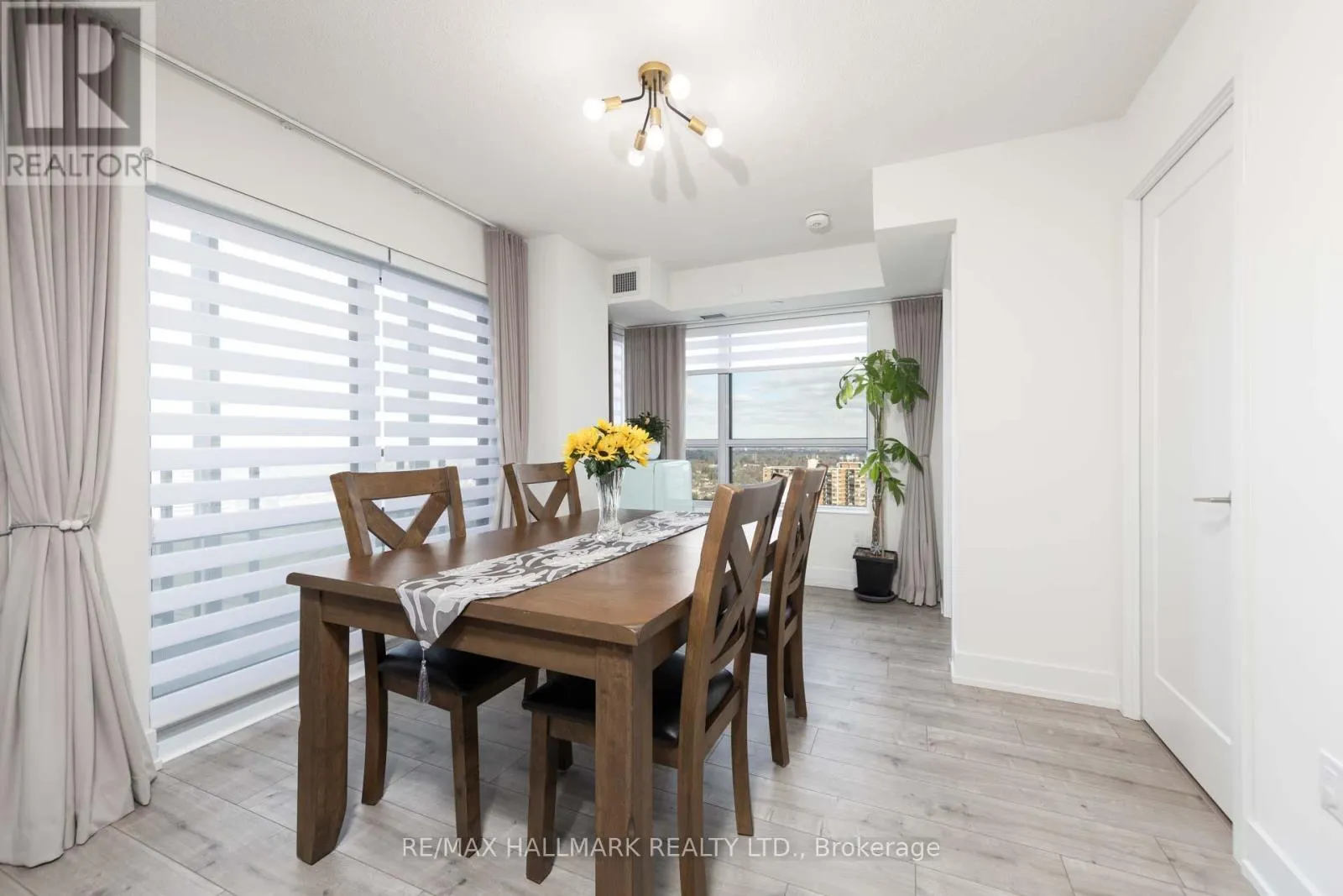 2206 - 10 EVA ROAD