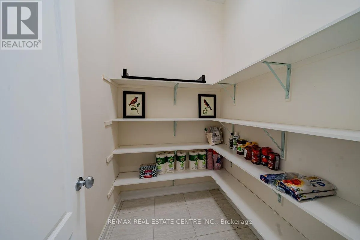 22 MALASPINA CLOSE N