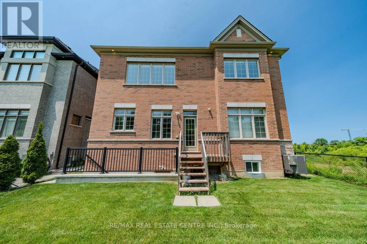 22 MALASPINA CLOSE N