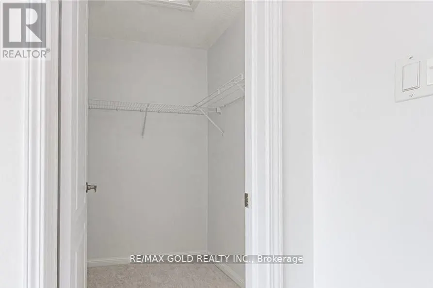 812 FOWLES COURT
