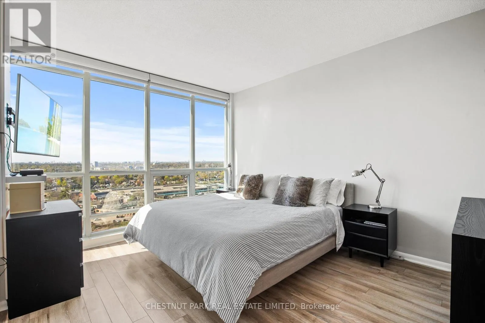 2216 - 185 LEGION ROAD N