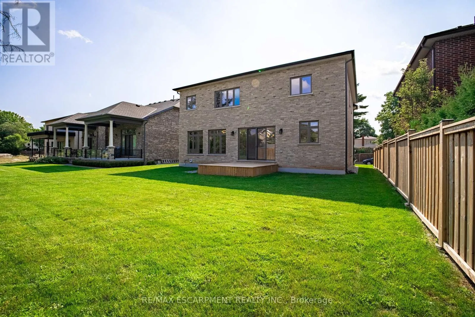 31 BAYSIDE COURT