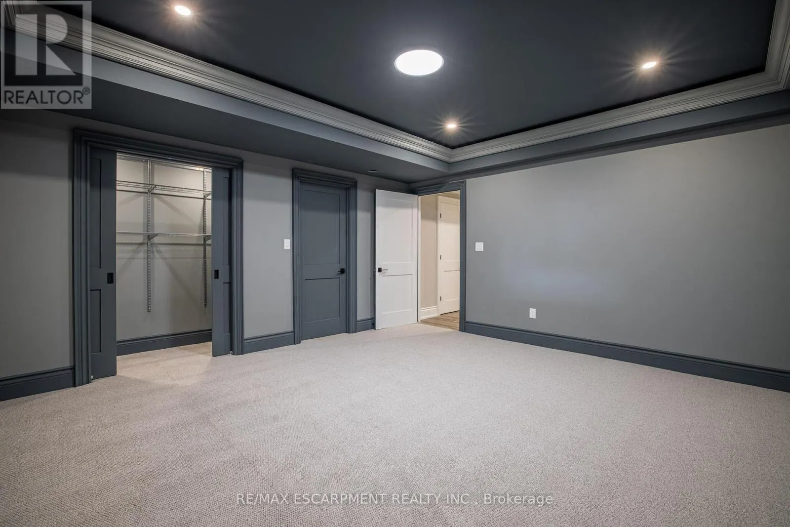 31 BAYSIDE COURT