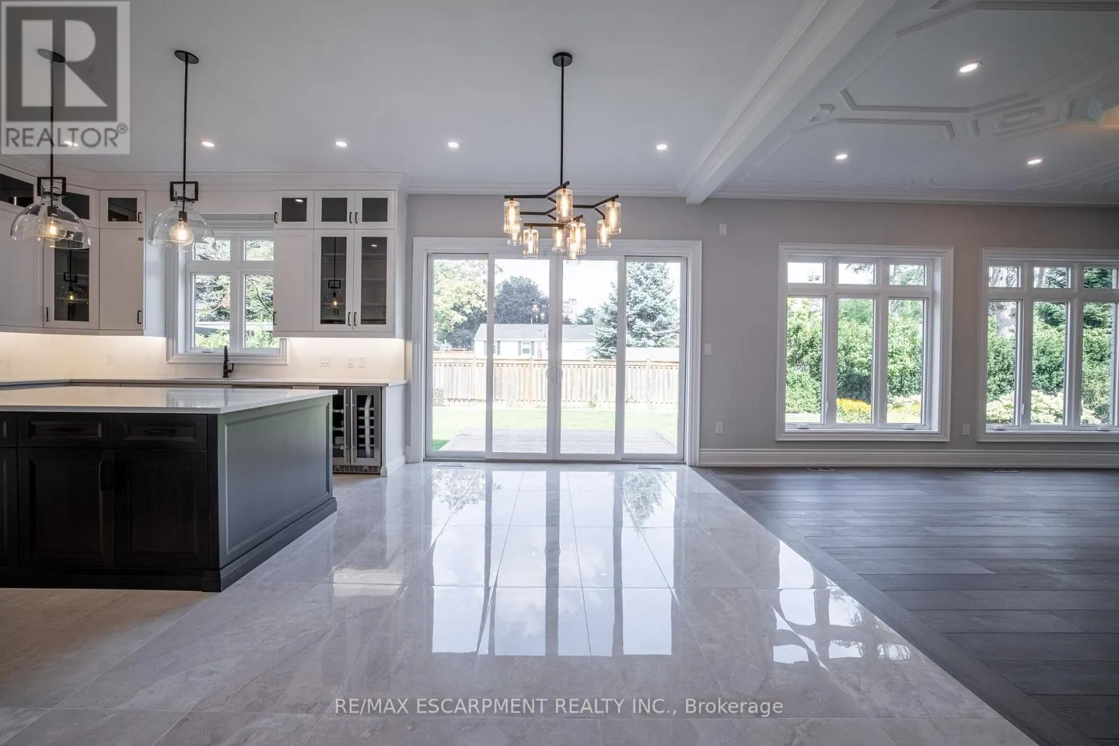 31 BAYSIDE COURT