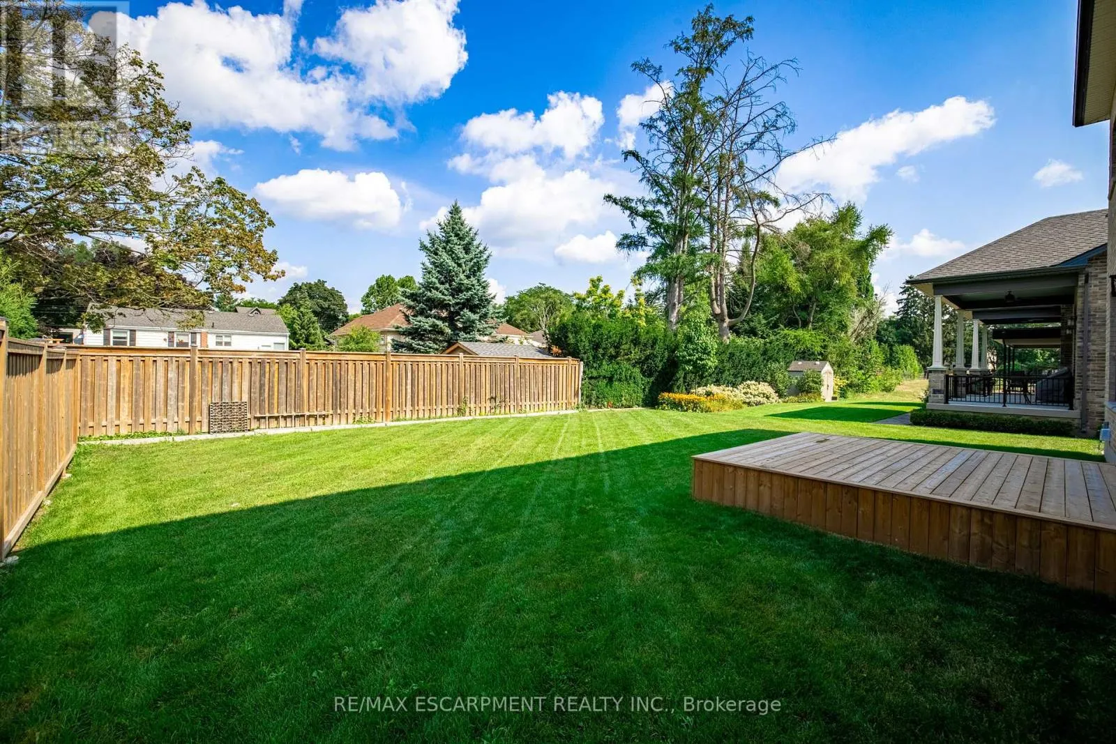 31 BAYSIDE COURT