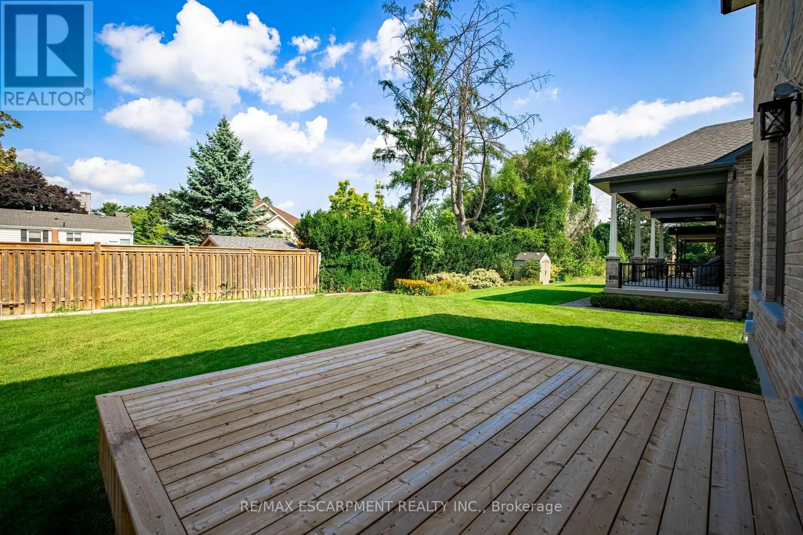 31 BAYSIDE COURT