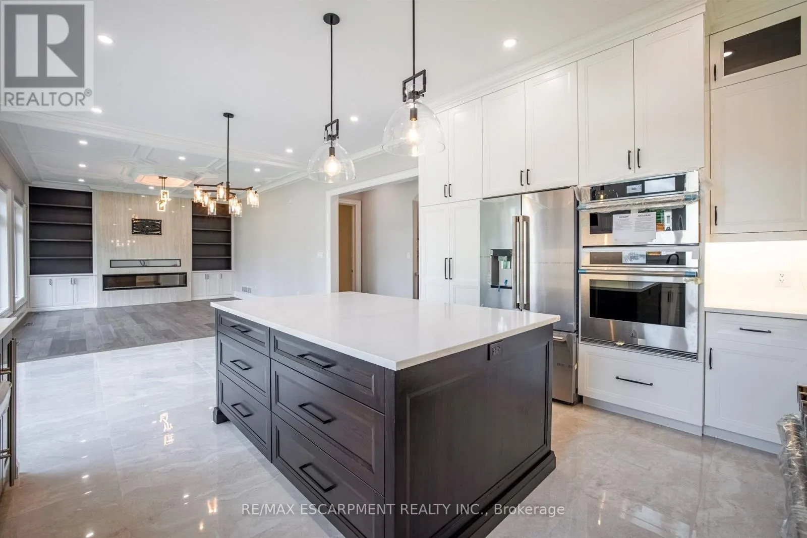 31 BAYSIDE COURT