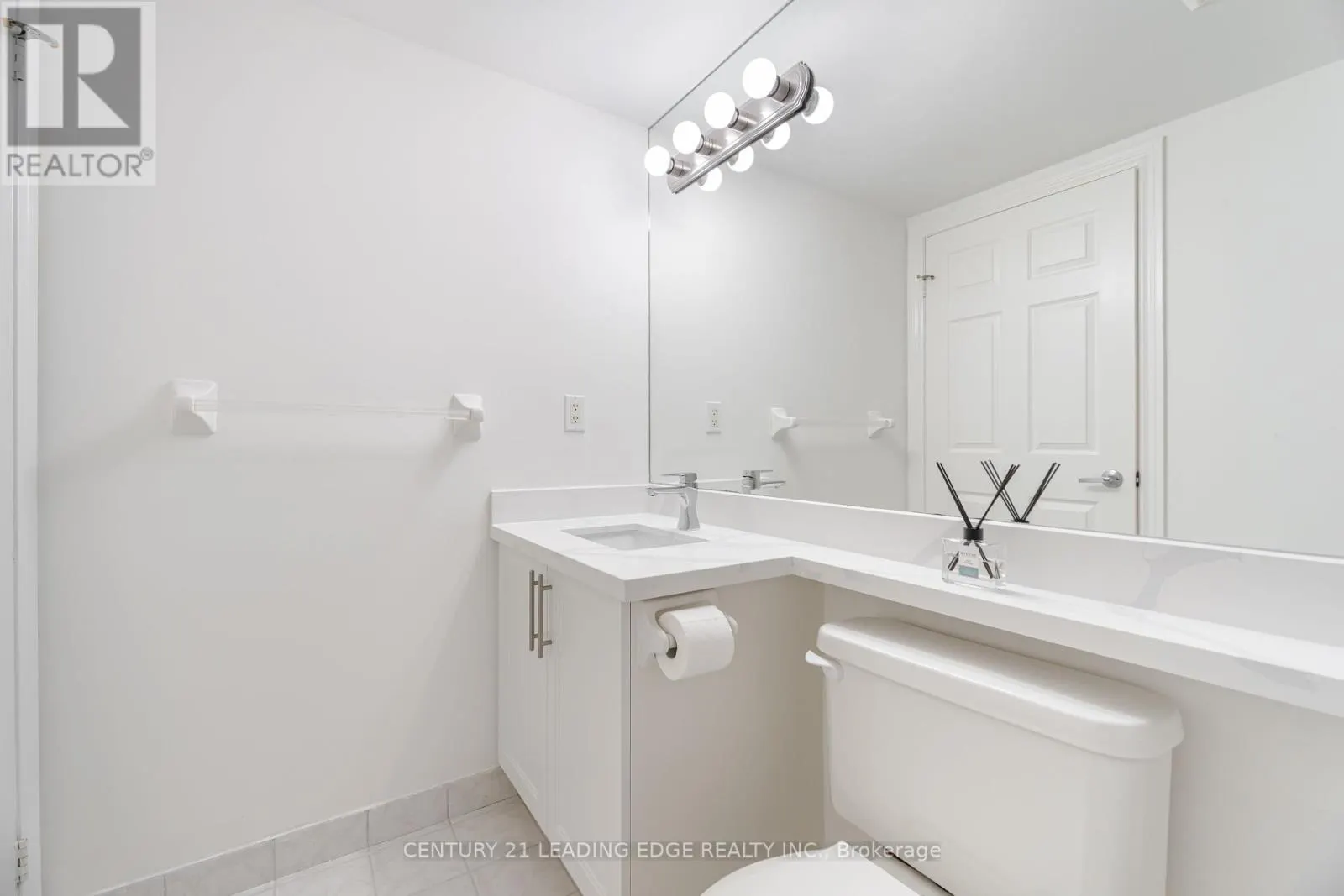 1609 - 3880 DUKE OF YORK BOULEVARD