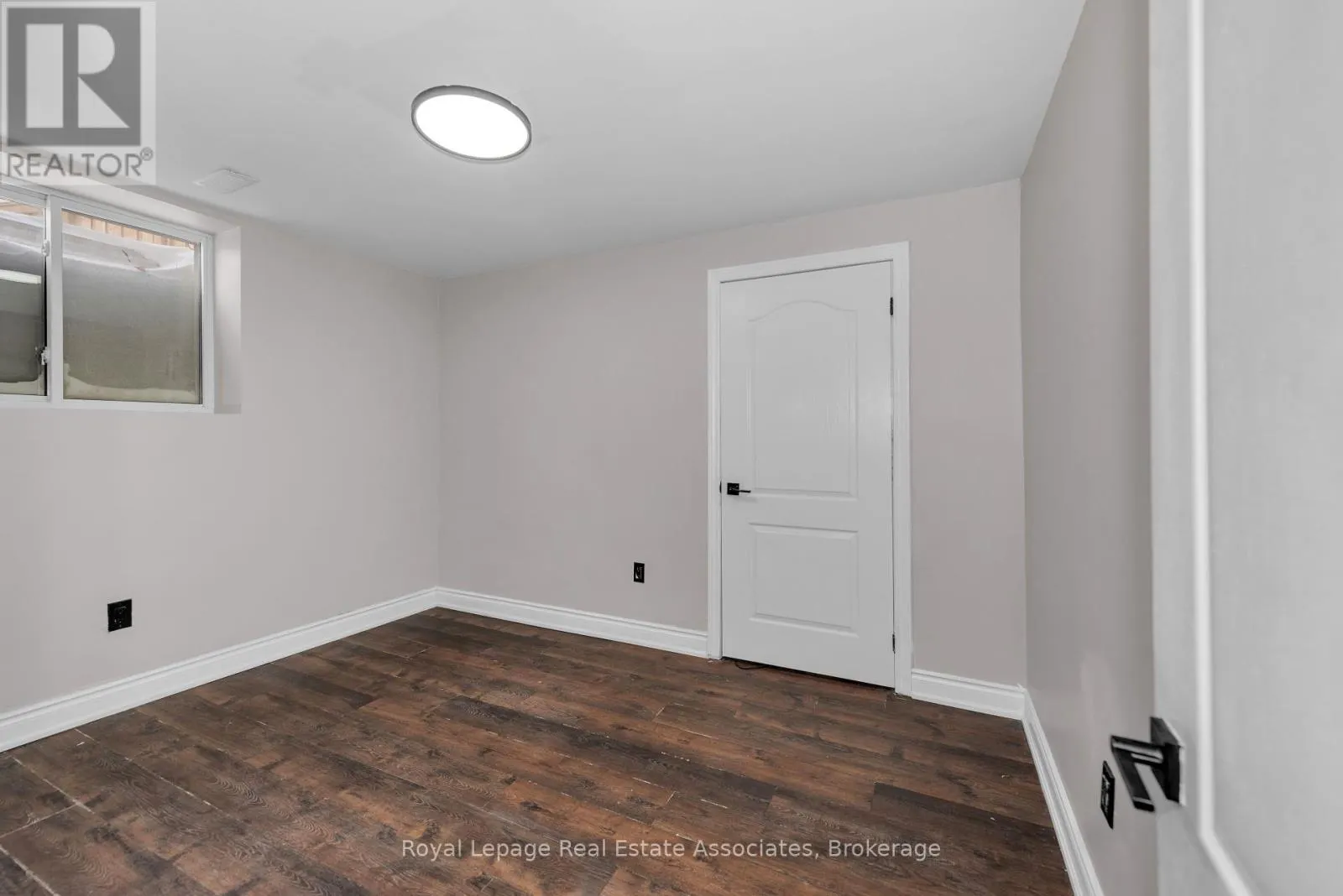 12 SEABROOK PLACE