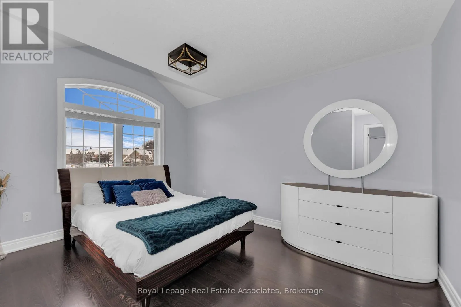 12 SEABROOK PLACE