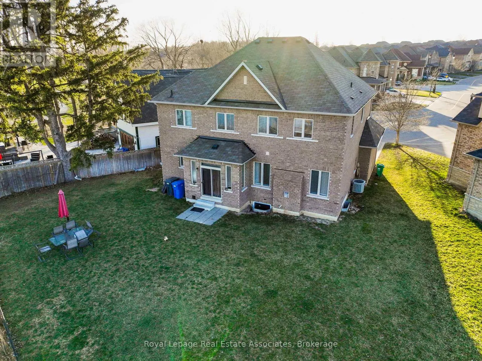 12 SEABROOK PLACE