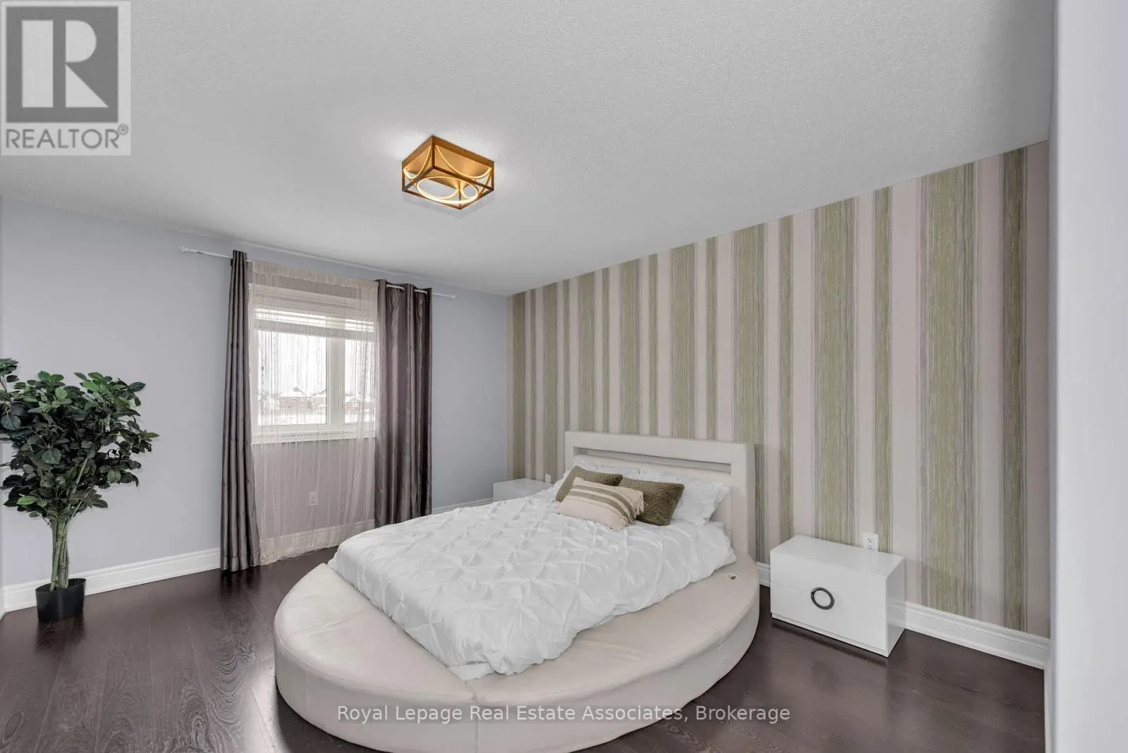12 SEABROOK PLACE