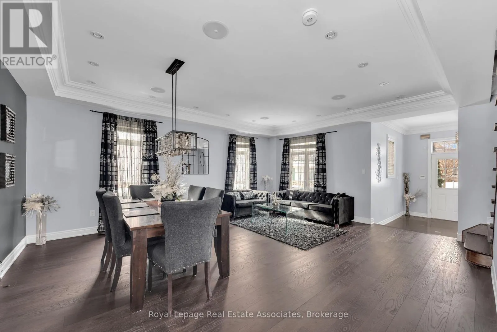 12 SEABROOK PLACE
