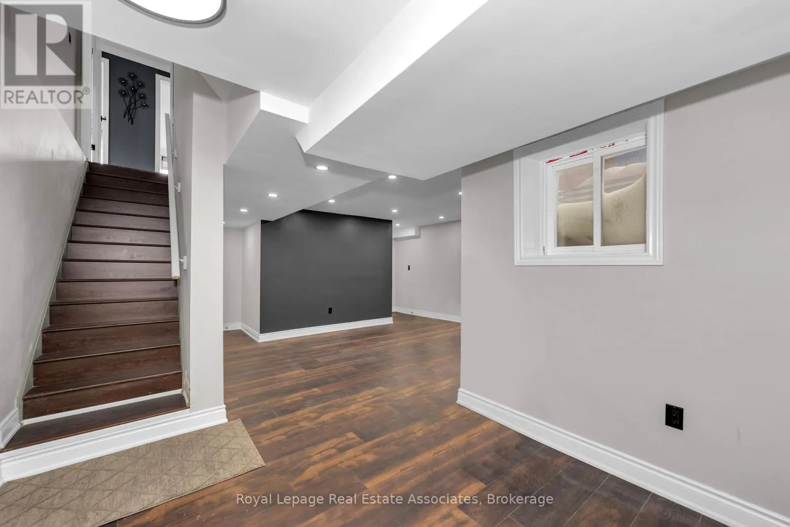 12 SEABROOK PLACE