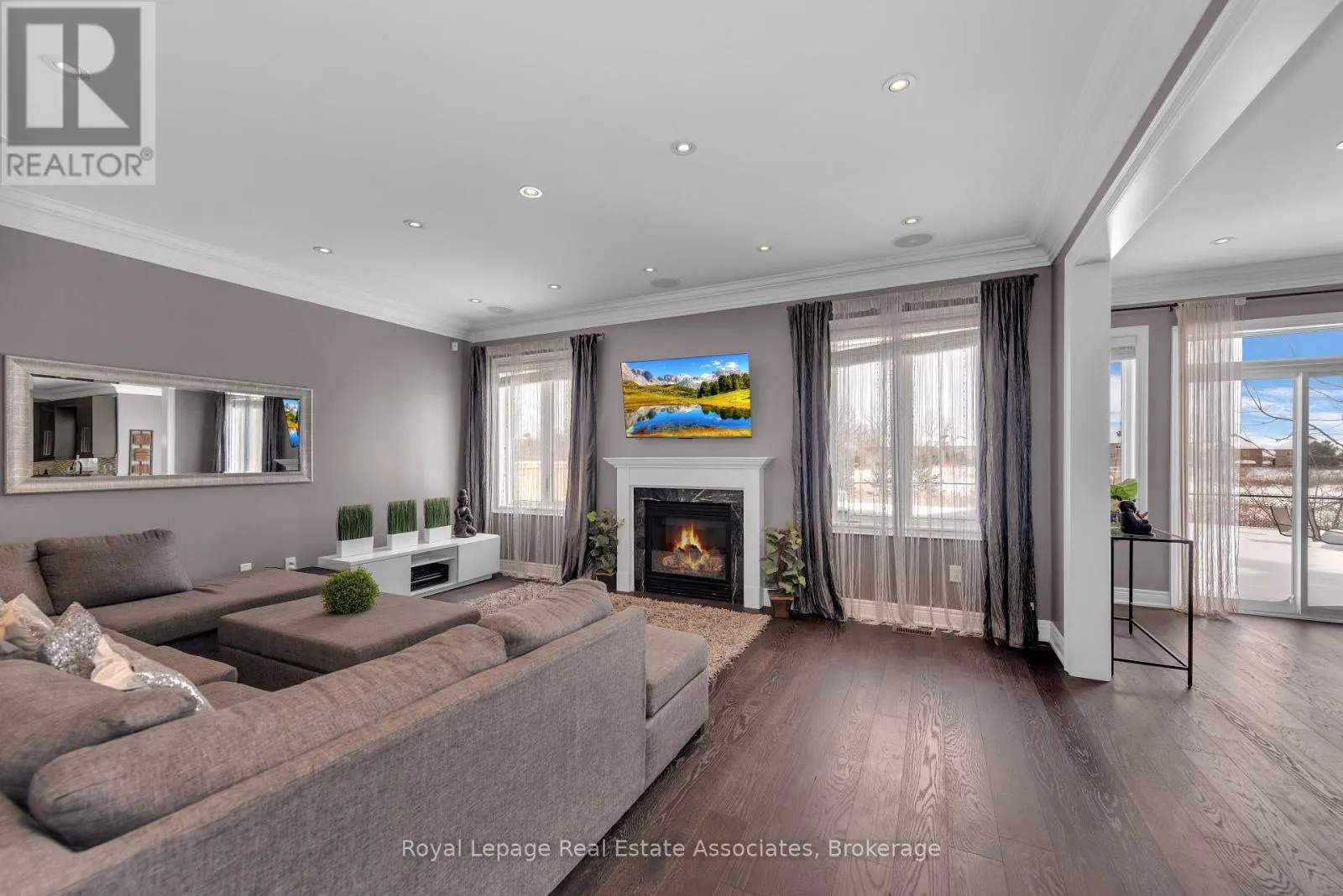 12 SEABROOK PLACE