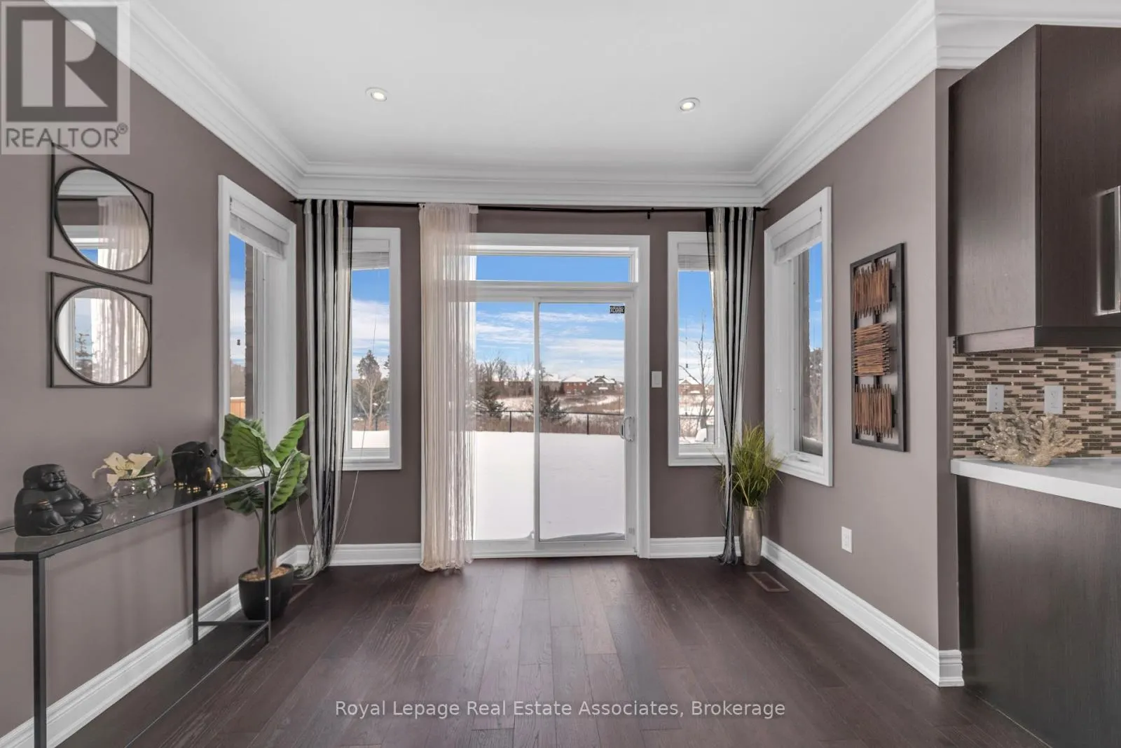 12 SEABROOK PLACE