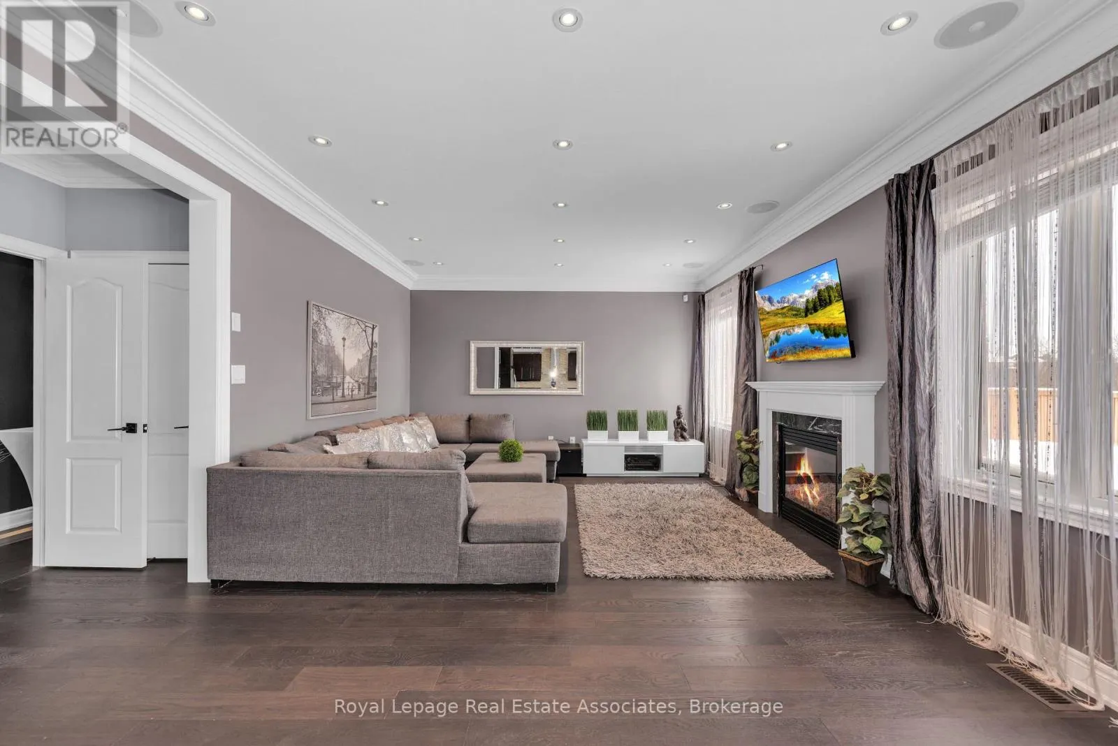 12 SEABROOK PLACE