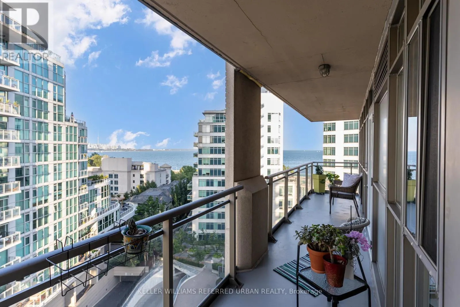 902 - 3 MARINE PARADE DRIVE