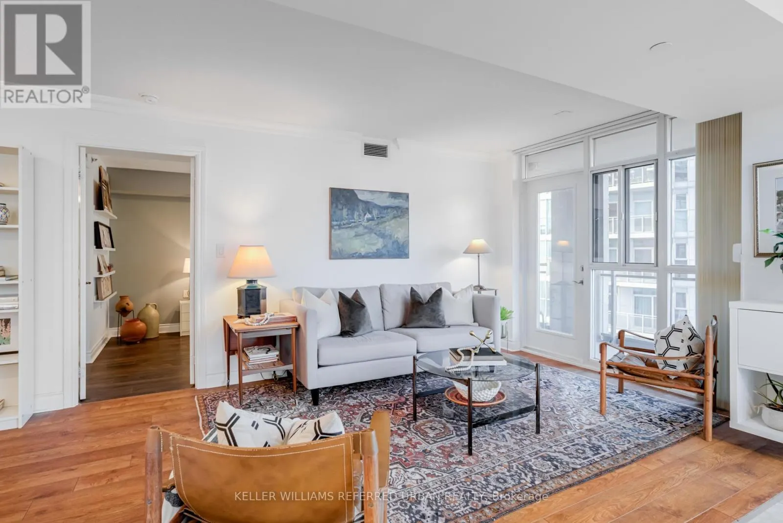 902 - 3 MARINE PARADE DRIVE