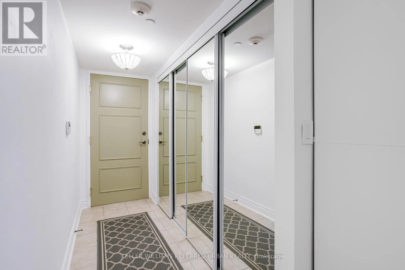 902 - 3 MARINE PARADE DRIVE