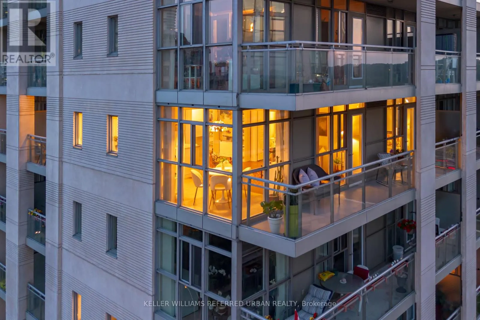 902 - 3 MARINE PARADE DRIVE