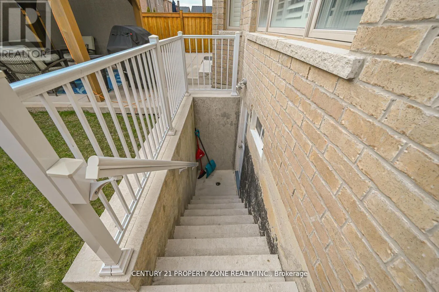 1544 LEGER WAY