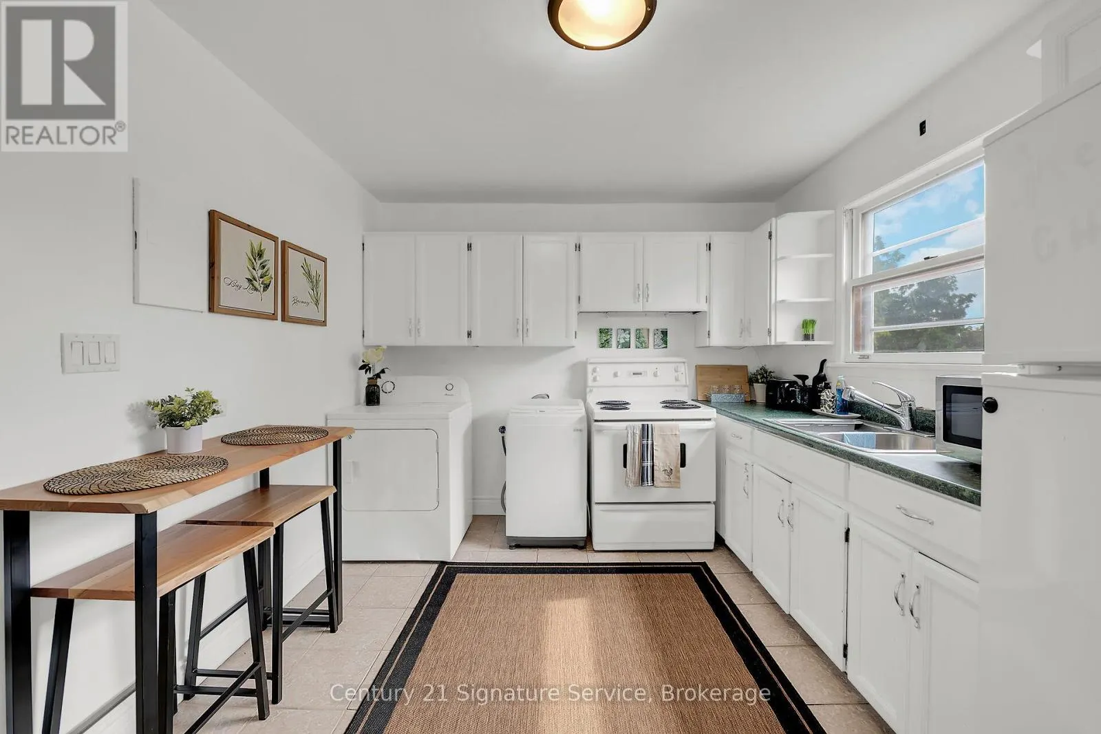 17 FLEMING AVENUE W