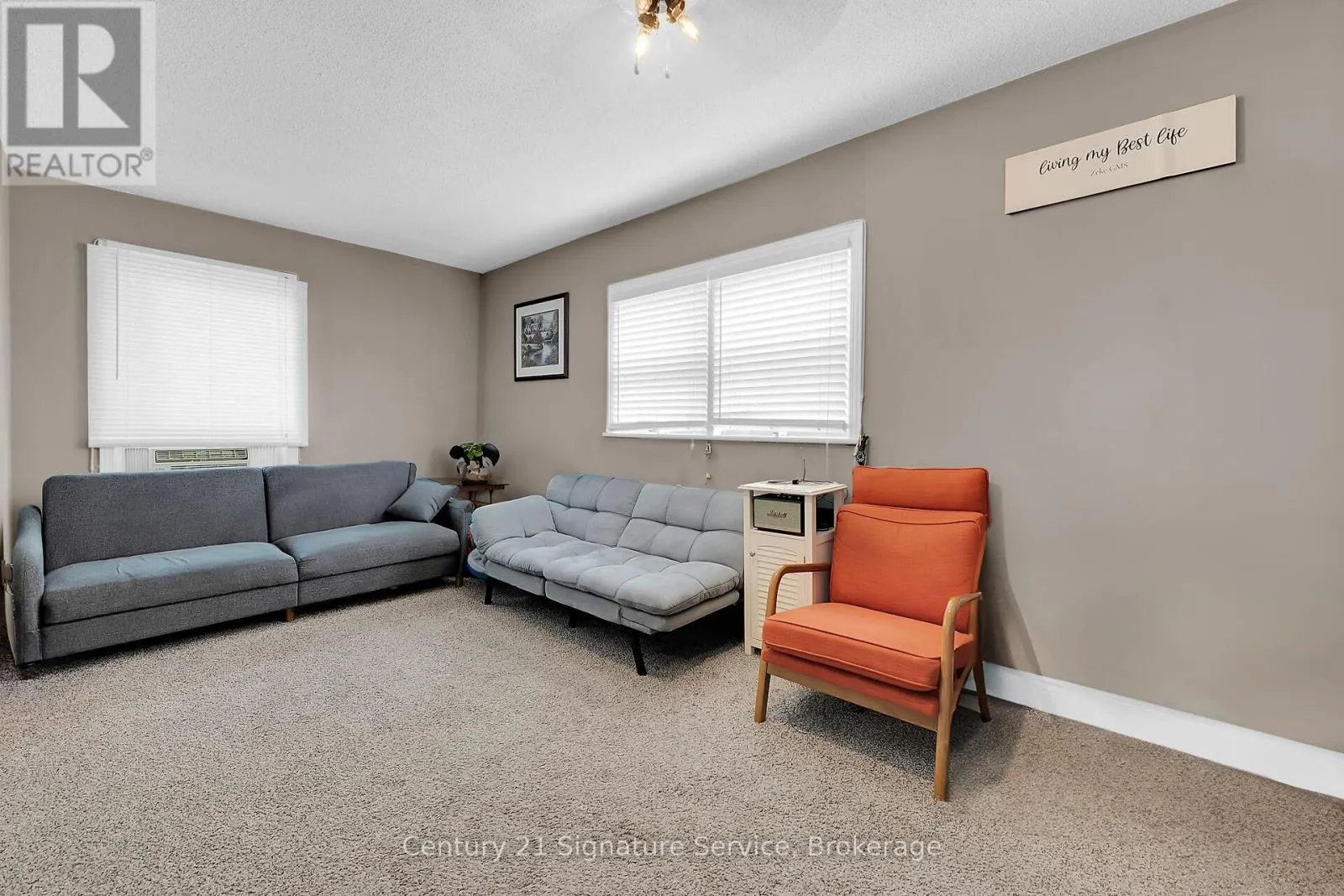 17 FLEMING AVENUE W