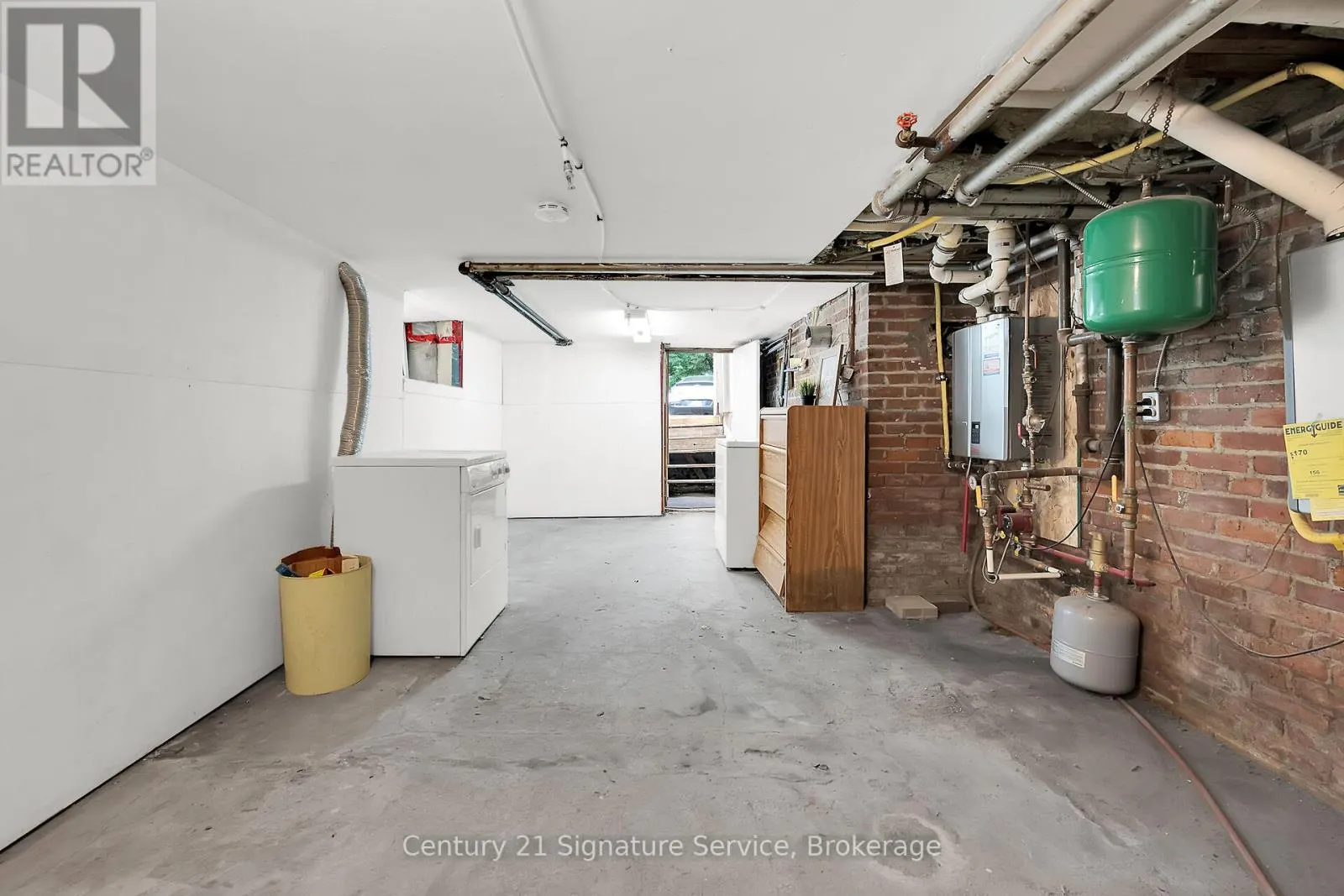 17 FLEMING AVENUE W
