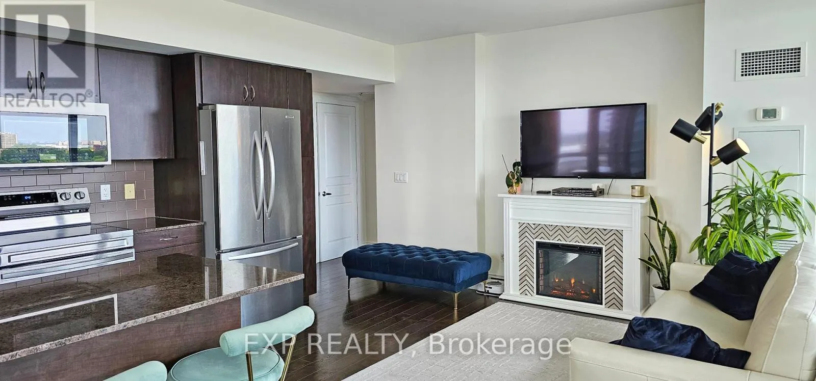 1204 - 2240 LAKESHORE BOULEVARD W