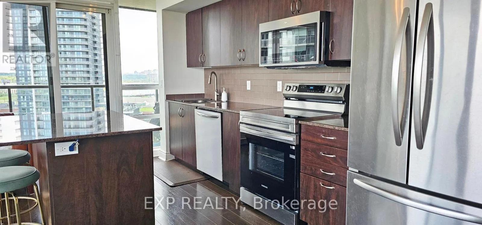 1204 - 2240 LAKESHORE BOULEVARD W