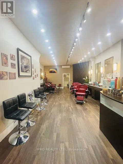 1568 BLOOR STREET W