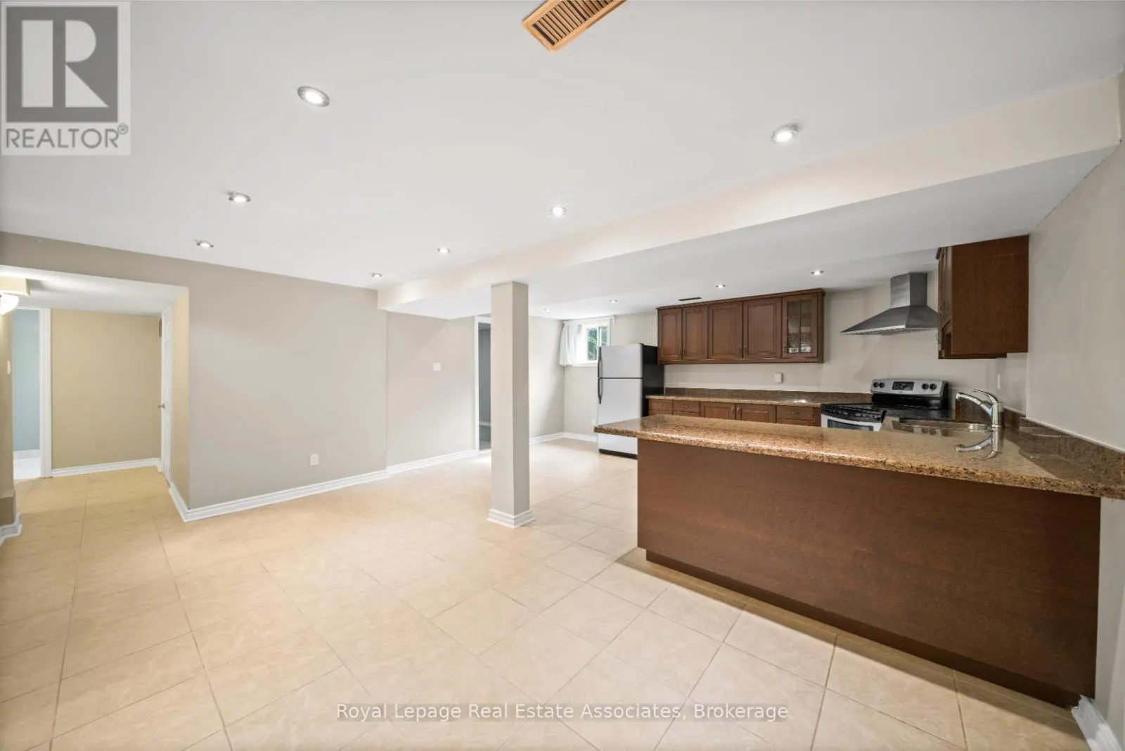 3723 TRELAWNY CIRCLE