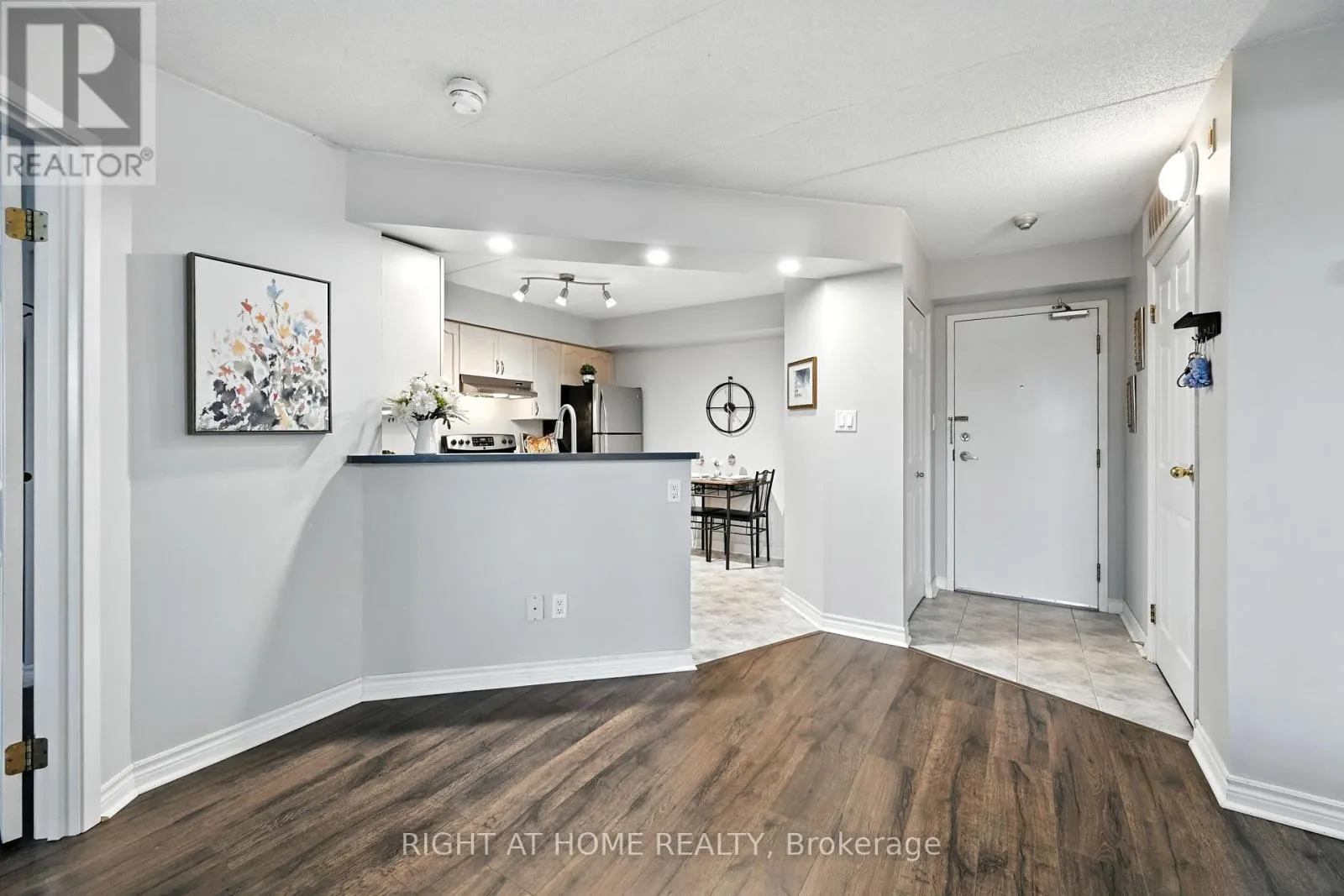 404 - 3499 UPPER MIDDLE ROAD