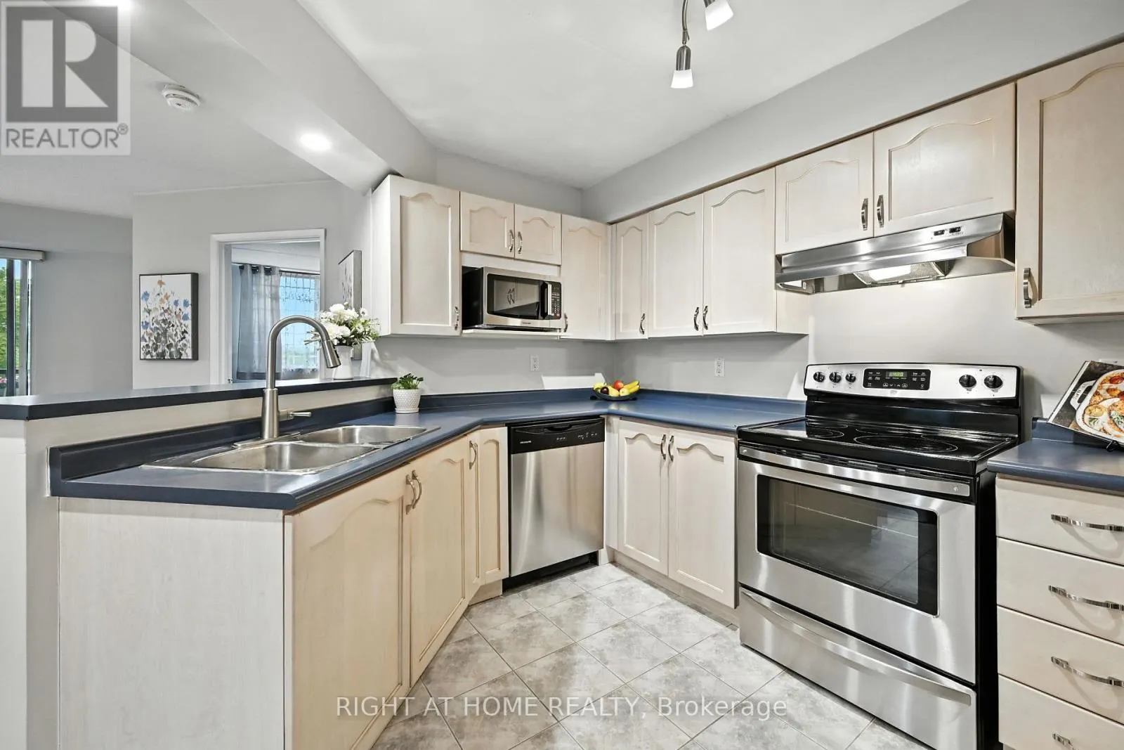404 - 3499 UPPER MIDDLE ROAD