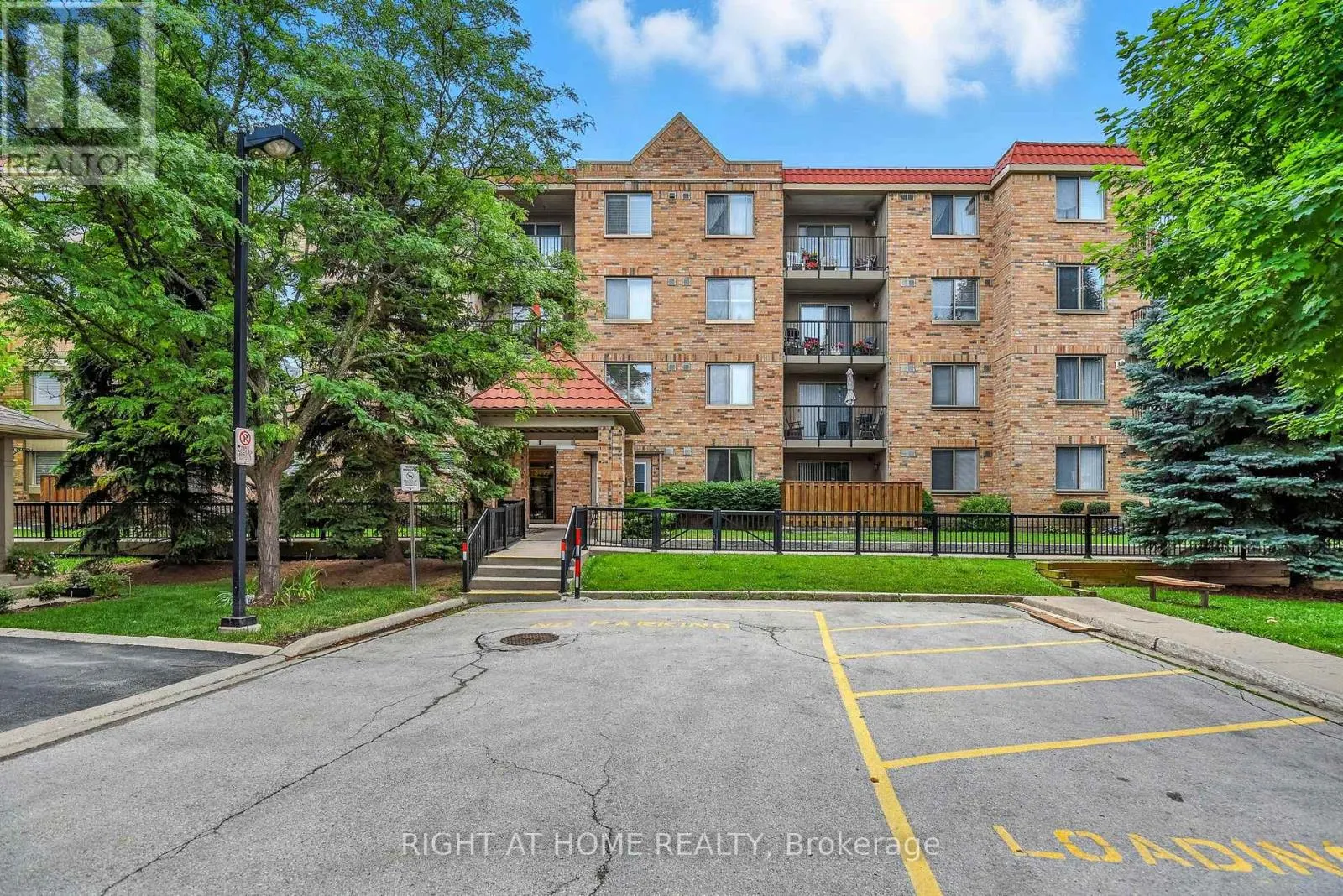 404 - 3499 UPPER MIDDLE ROAD