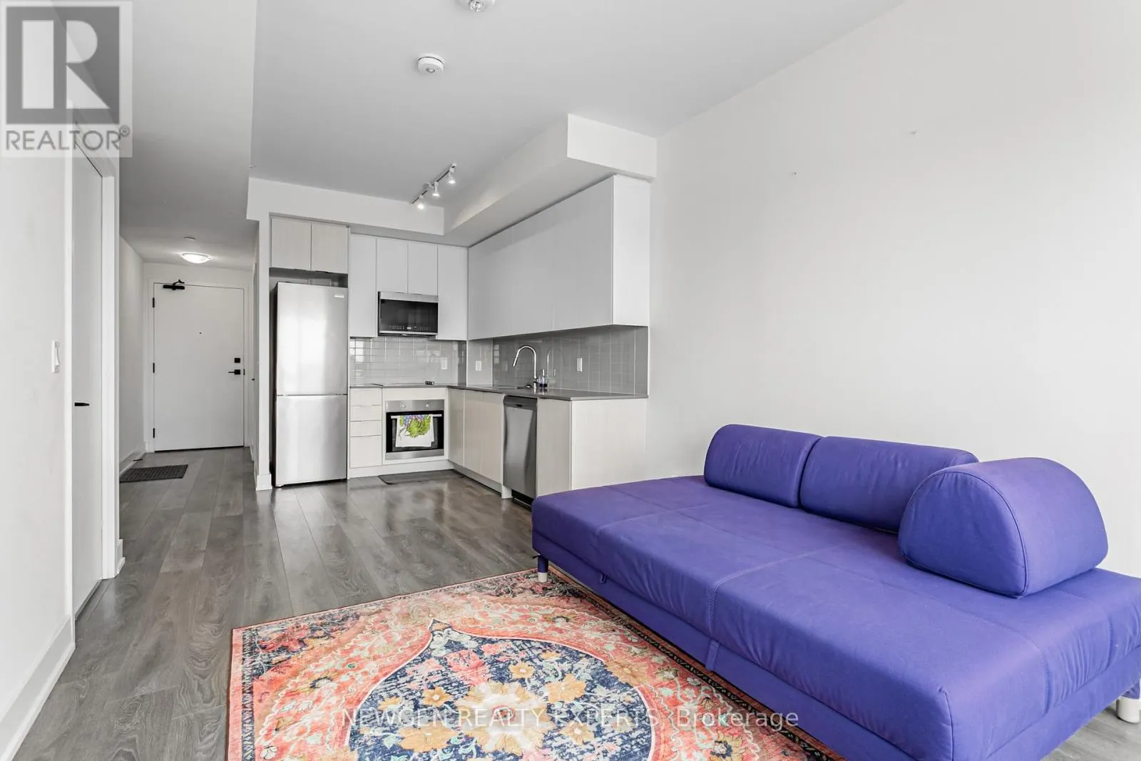 1310 - 2481 TAUNTON ROAD