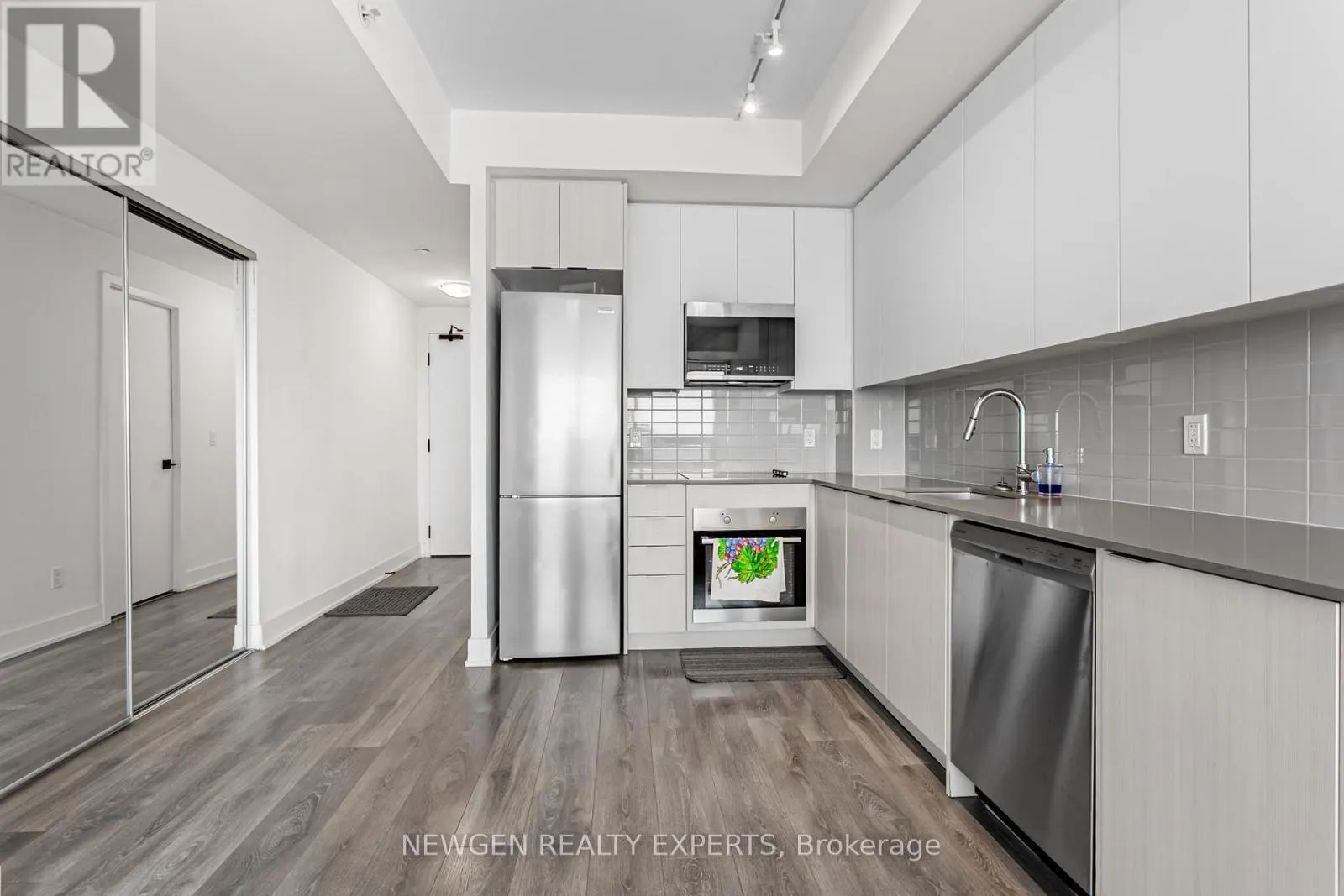 1310 - 2481 TAUNTON ROAD