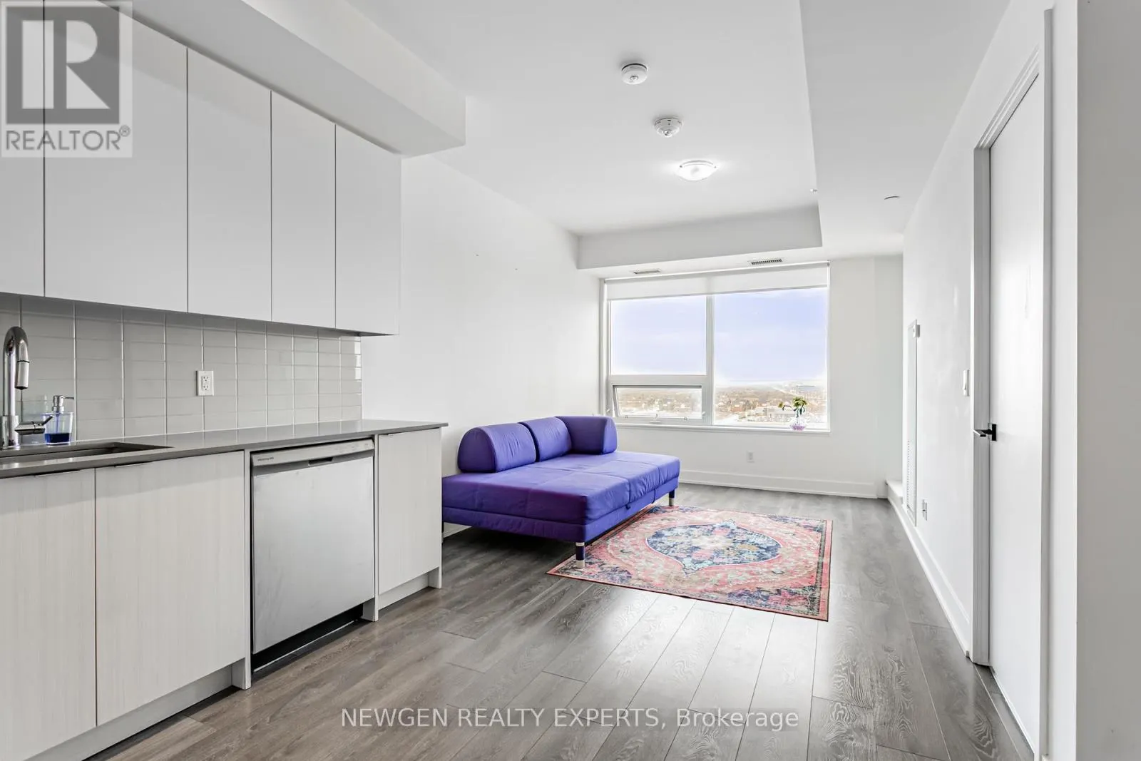1310 - 2481 TAUNTON ROAD