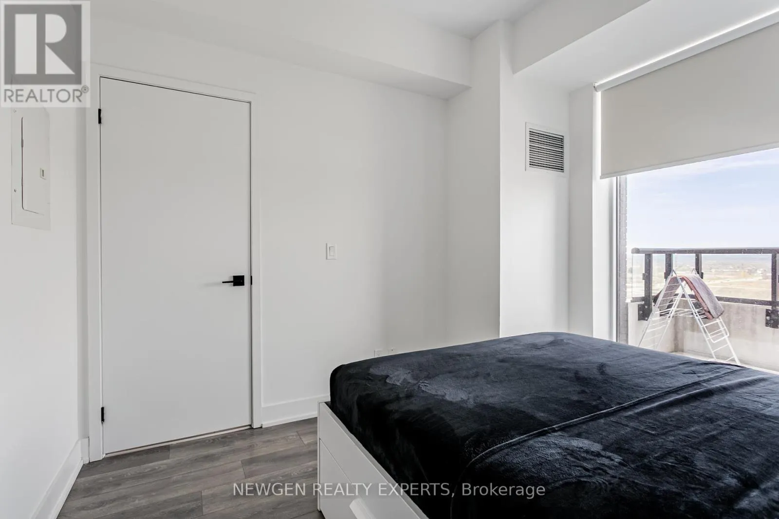 1310 - 2481 TAUNTON ROAD