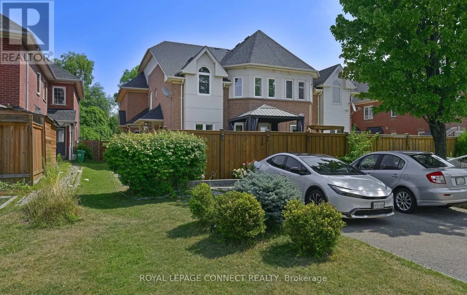 154 PRESSED BRICK DRIVE