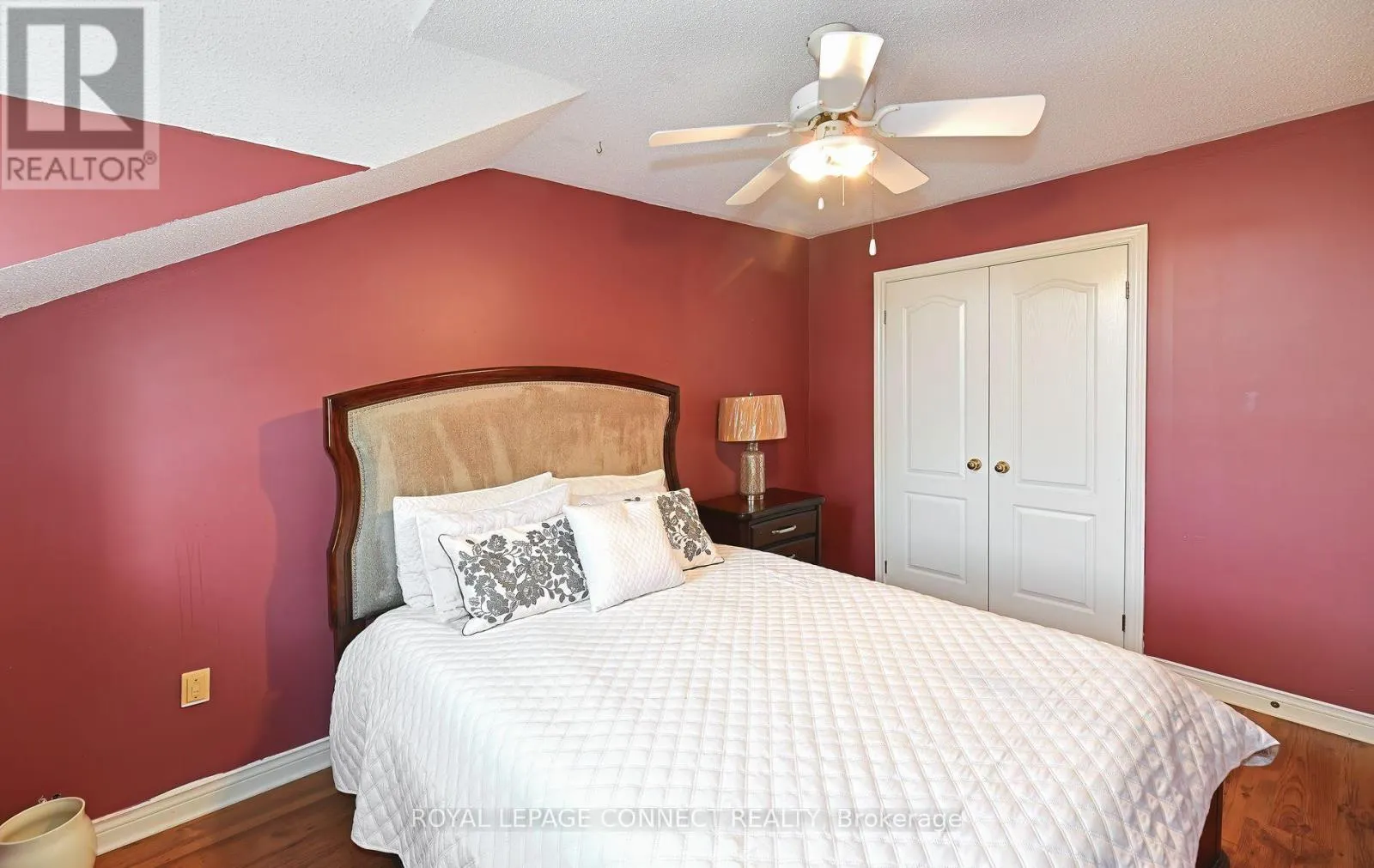 154 PRESSED BRICK DRIVE