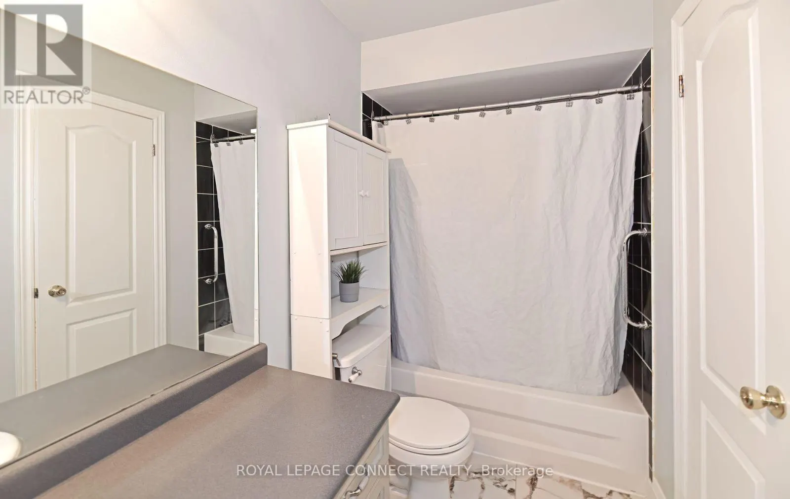 154 PRESSED BRICK DRIVE