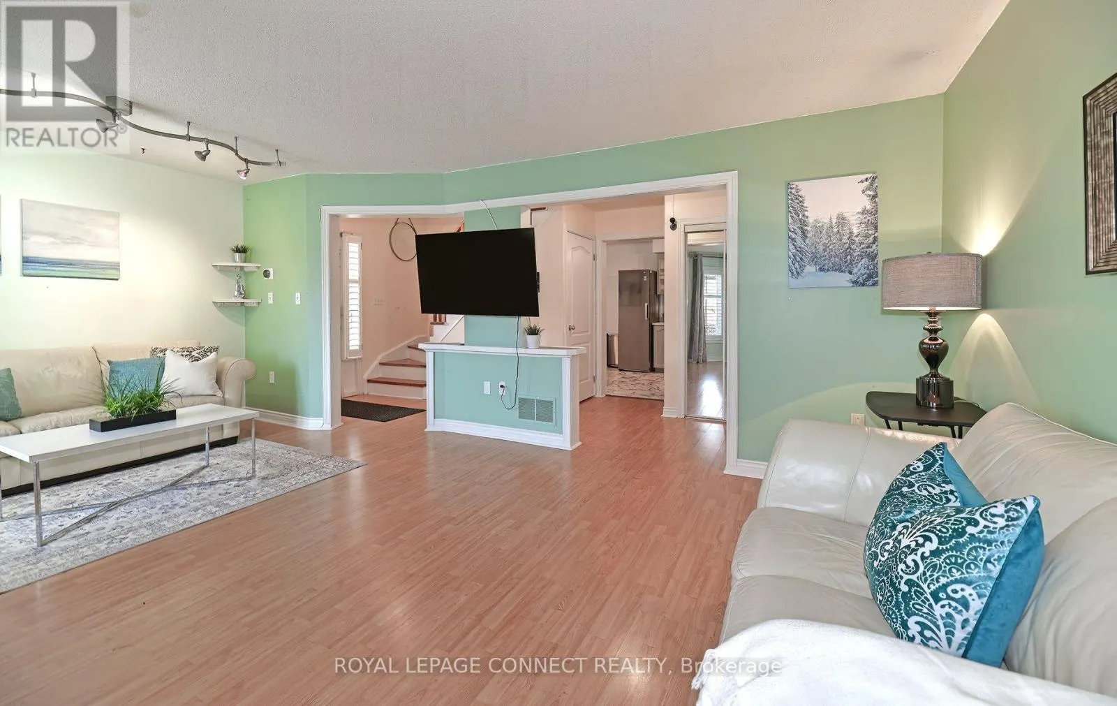 154 PRESSED BRICK DRIVE