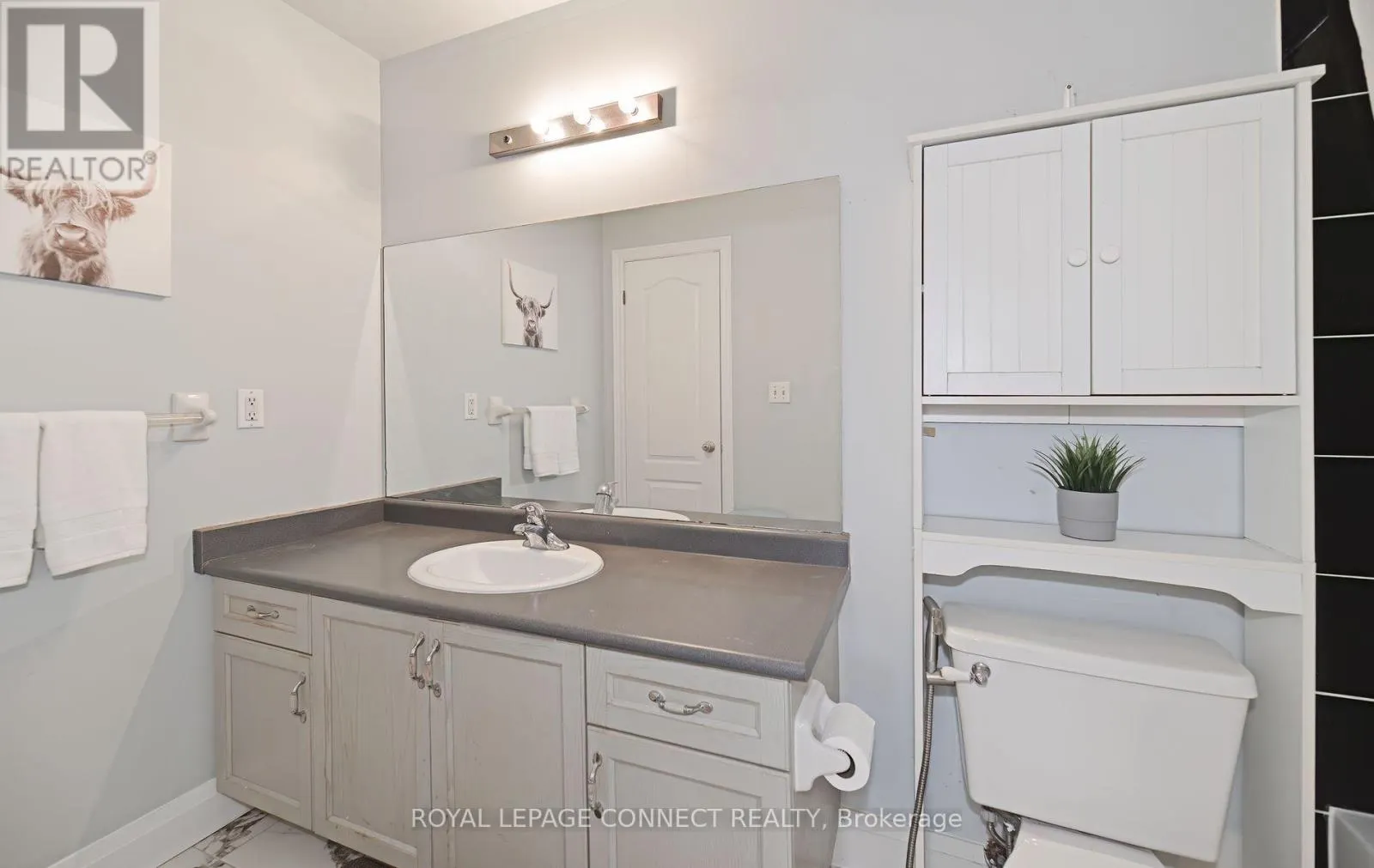 154 PRESSED BRICK DRIVE