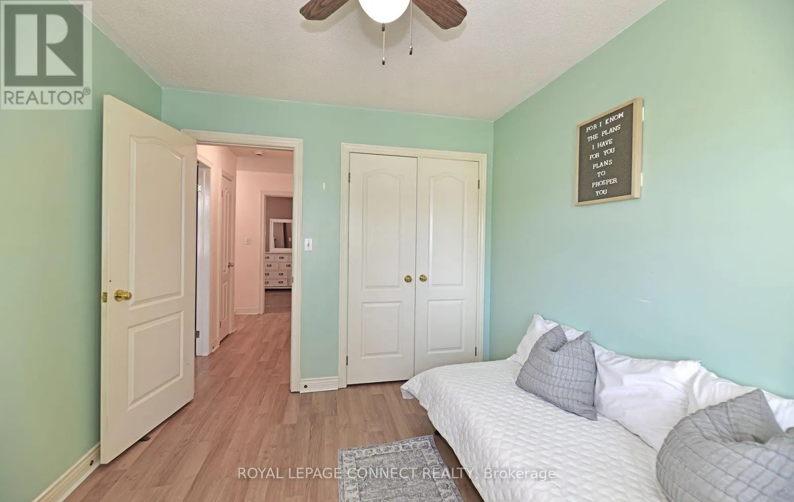 154 PRESSED BRICK DRIVE