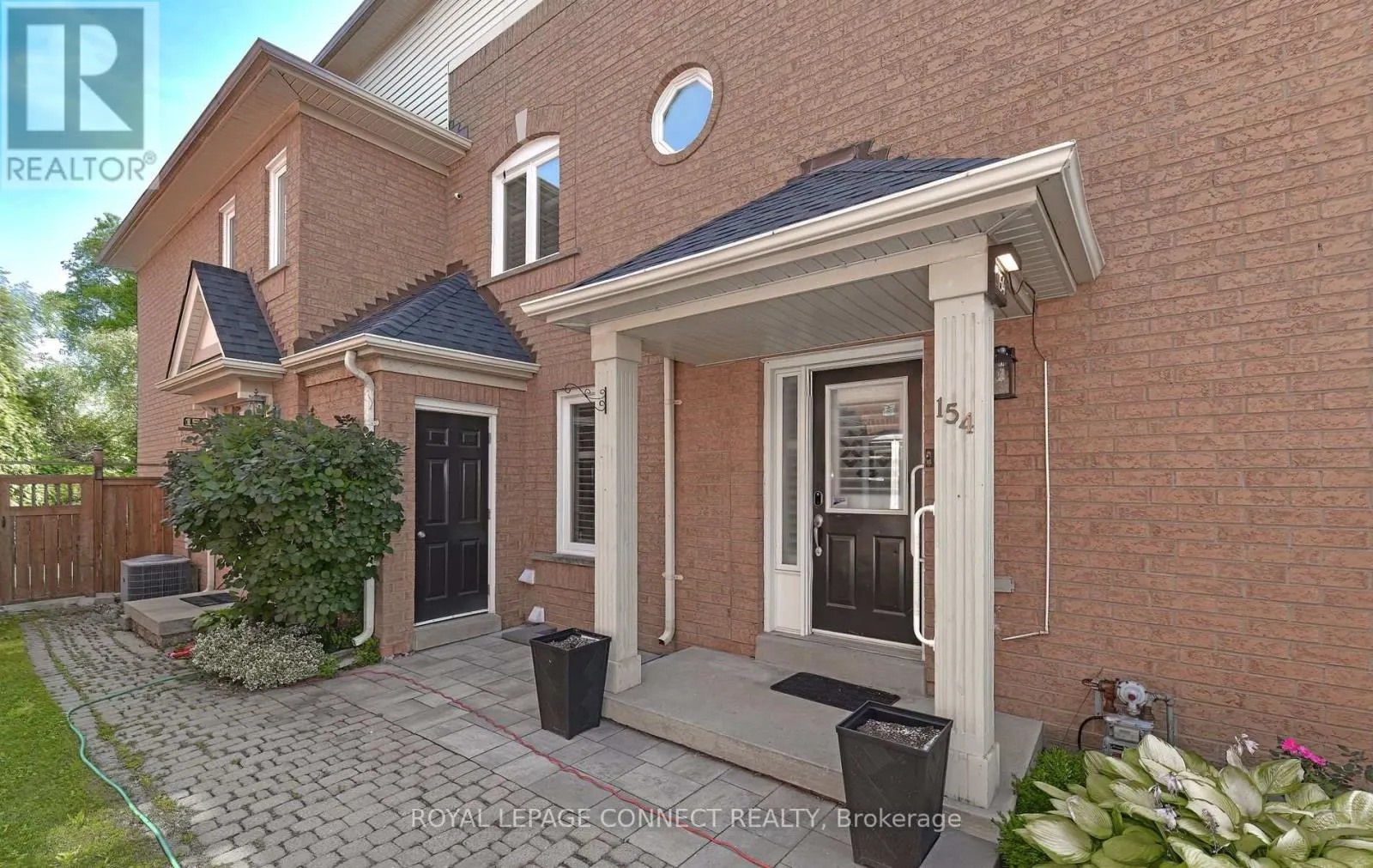 154 PRESSED BRICK DRIVE