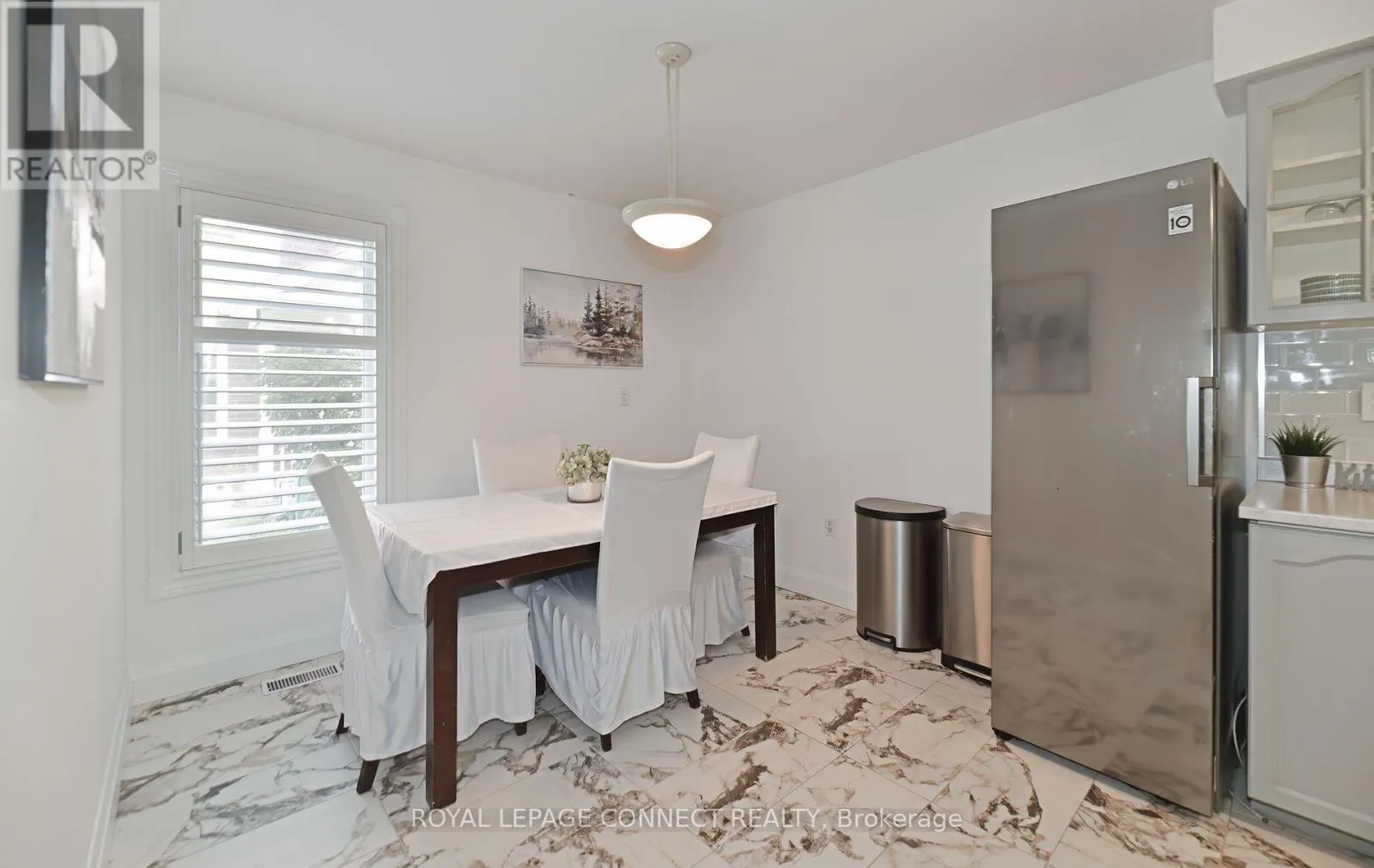 154 PRESSED BRICK DRIVE